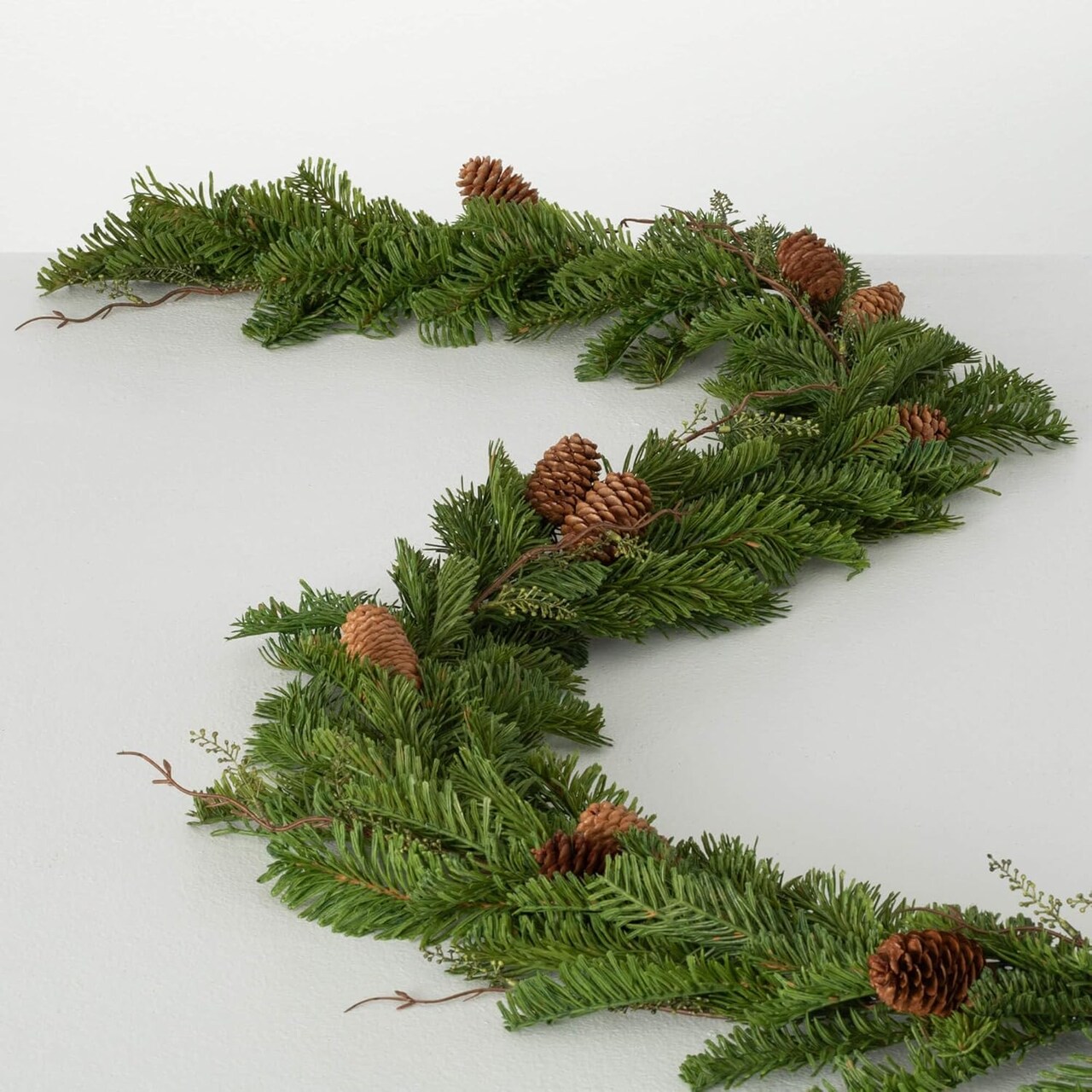Soft Touch Greenery Garland Indoor Holiday Décor(Green)